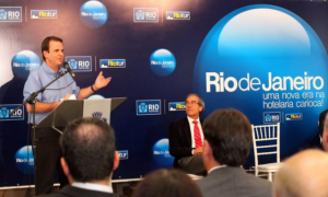 Mayor Eduardo Paes presents figures of Rio hotel chains, photo by Beth Santos/Rio City Hall.