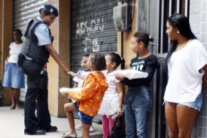Policewoman working in the Pacification Operation of Rocinha, photo by Imprensa RJ
