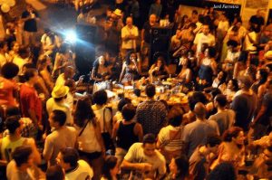 A crowd gathers around the Roda de Samba at Moça Prosa in Rio, Rio de Janeiro, Brazil News