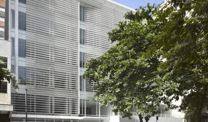 Richard Meier Opens First South American Project in Rio