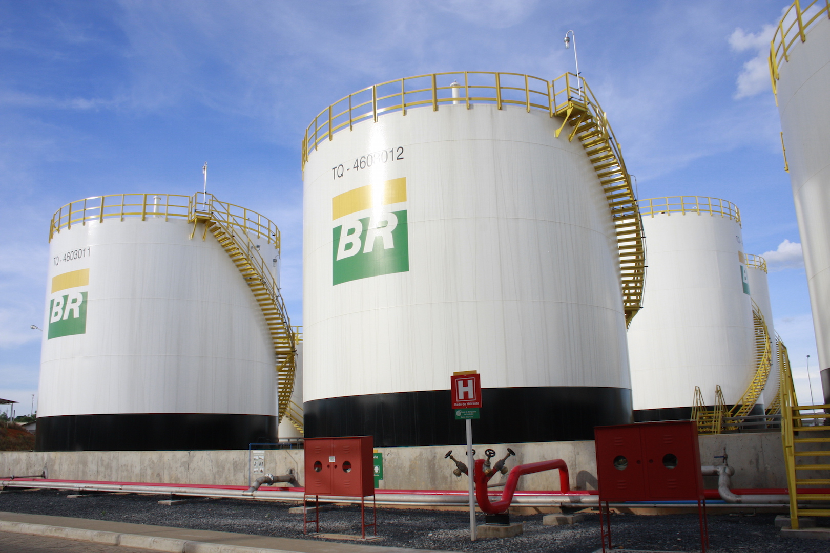 Petrobras divestment plan opens door for other players: analysts